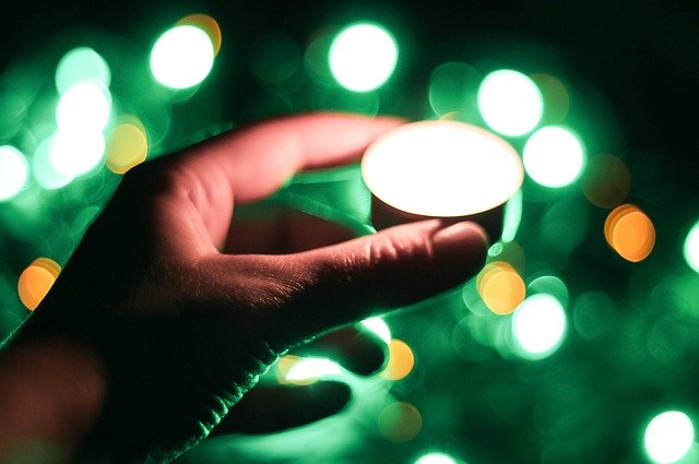 تنزيل مجاني New YearS Eve Light Candle - صورة مجانية أو صورة ليتم تحريرها باستخدام محرر الصور عبر الإنترنت GIMP