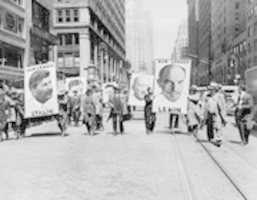 ดาวน์โหลดฟรี New York Center Of Communism ภาพถ่ายหรือรูปภาพที่จะแก้ไขด้วยโปรแกรมแก้ไขรูปภาพออนไลน์ GIMP