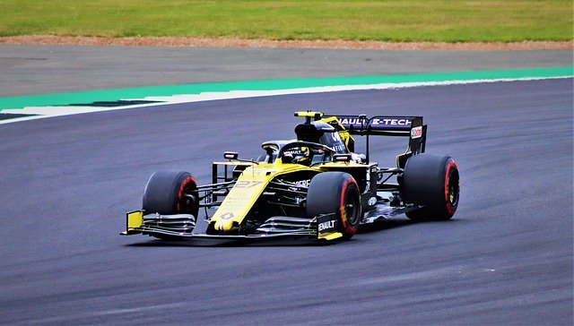 Free graphic nico hulkenberg renault f1 formula to be edited by GIMP free image editor by OffiDocs