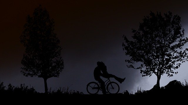 Téléchargement gratuit Night Cloud Bike - photo ou image gratuite à éditer avec l'éditeur d'images en ligne GIMP