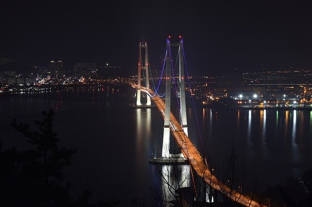 Bezpłatne pobieranie Night View Bridge In The - darmowe zdjęcie lub obraz do edycji za pomocą internetowego edytora obrazów GIMP