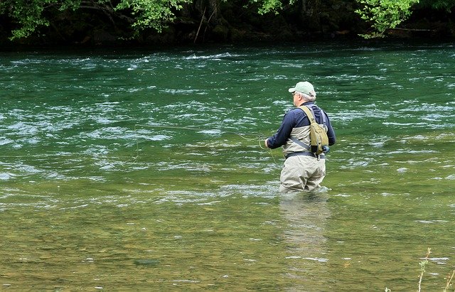 Unduh gratis templat foto North Umpqua River Fly Fishing gratis untuk diedit dengan editor gambar online GIMP