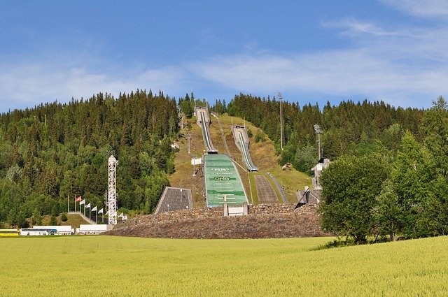 Gratis download Noorwegen Lillehammer Mountain - gratis foto of afbeelding om te bewerken met GIMP online afbeeldingseditor