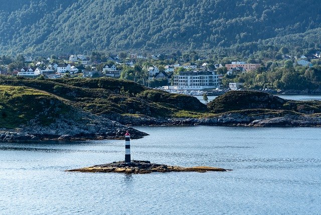 Kostenloser Download Norway Mountains Lighthouse - kostenloses Foto oder Bild zur Bearbeitung mit GIMP Online-Bildbearbeitung