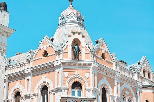 Téléchargement gratuit de la place principale du centre-ville de Novi Sad - photo ou image gratuite à modifier avec l'éditeur d'images en ligne GIMP