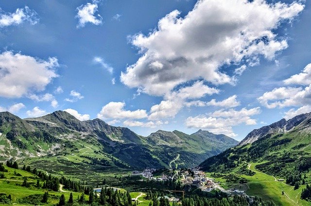 Descarga gratuita Obertauern Mountains Sky: foto o imagen gratuita para editar con el editor de imágenes en línea GIMP