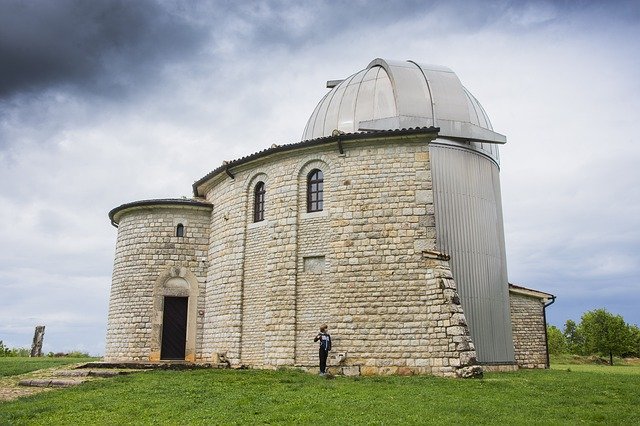 Unduh gratis Gedung Observatorium Kroasia - foto atau gambar gratis untuk diedit dengan editor gambar online GIMP