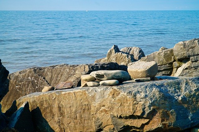 Muat turun percuma Ocean Rocks Sea - foto atau gambar percuma untuk diedit dengan editor imej dalam talian GIMP