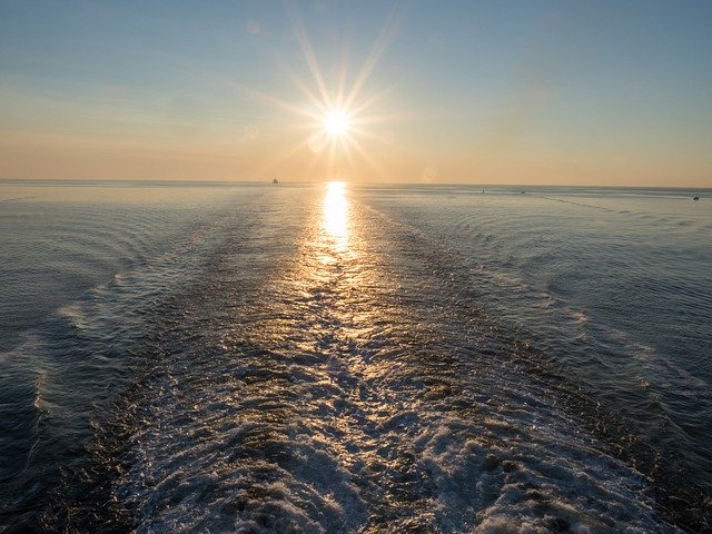 تنزيل مجاني Ocean Sunset Wake - صورة أو صورة مجانية يمكن تحريرها باستخدام محرر الصور عبر الإنترنت GIMP