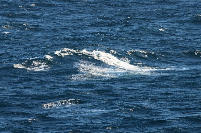 Bezpłatne pobieranie Ocean Waves Sea - bezpłatne zdjęcie lub obraz do edycji za pomocą internetowego edytora obrazów GIMP