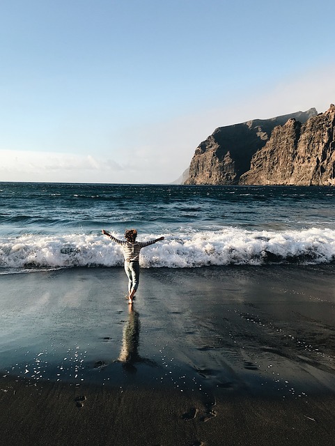 Безкоштовно завантажте безкоштовний фотошаблон Ocean Wave Surf для редагування в онлайн-редакторі зображень GIMP