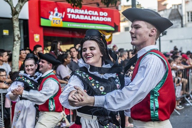 Скачать бесплатно Oktoberfest Dance Tradition - бесплатное фото или изображение для редактирования с помощью онлайн-редактора изображений GIMP