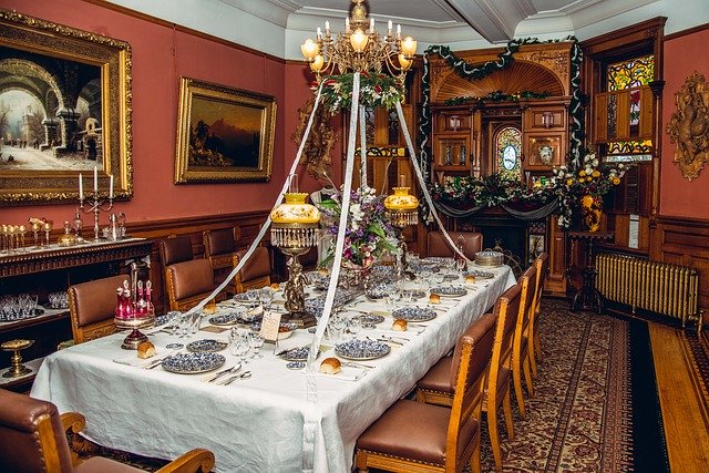 Unduh gratis templat foto Old 18 Century Dining Room gratis untuk diedit dengan editor gambar online GIMP