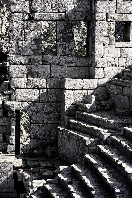 Descarga gratuita Old Ancient Stairs: foto o imagen gratuita para editar con el editor de imágenes en línea GIMP