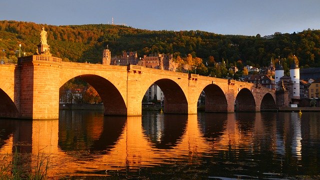 Descarga gratuita Old Bridge Heidelberg: foto o imagen gratuitas para editar con el editor de imágenes en línea GIMP