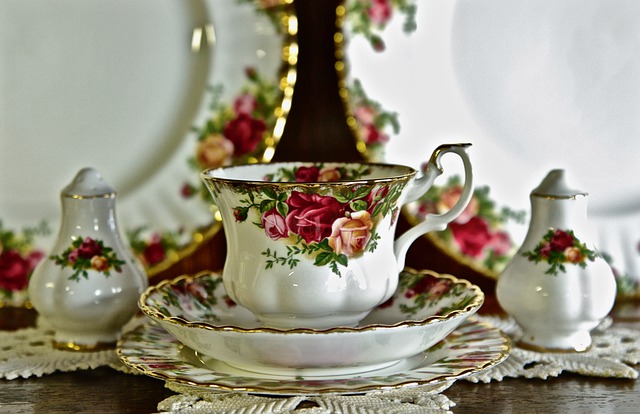 Free download old country roses porcelain free picture to be edited with GIMP free online image editor