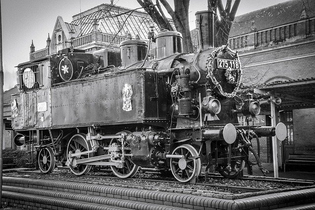 無料ダウンロードOldLocomotive SteamEngine無料の写真テンプレートをGIMPオンライン画像エディターで編集