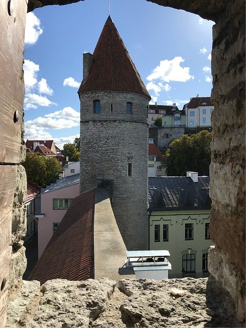 Descărcare gratuită Old Town City Tallinn - fotografie sau imagini gratuite pentru a fi editate cu editorul de imagini online GIMP