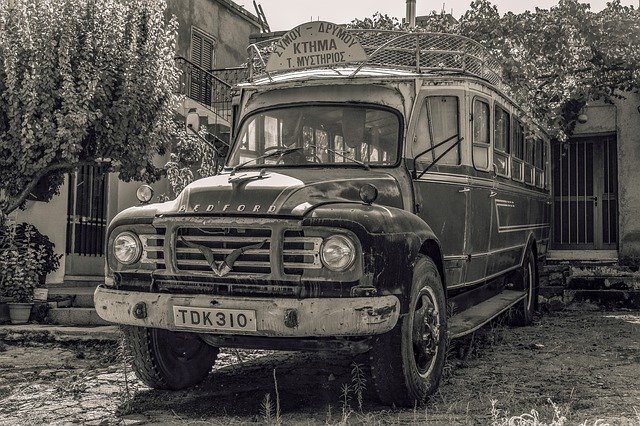 Téléchargement gratuit de Old Truck Lorry Car - photo ou image gratuite à modifier avec l'éditeur d'images en ligne GIMP