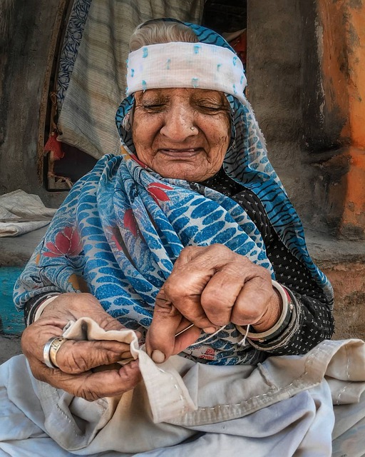 Free download old woman sewing craft bedouin free picture to be edited with GIMP free online image editor