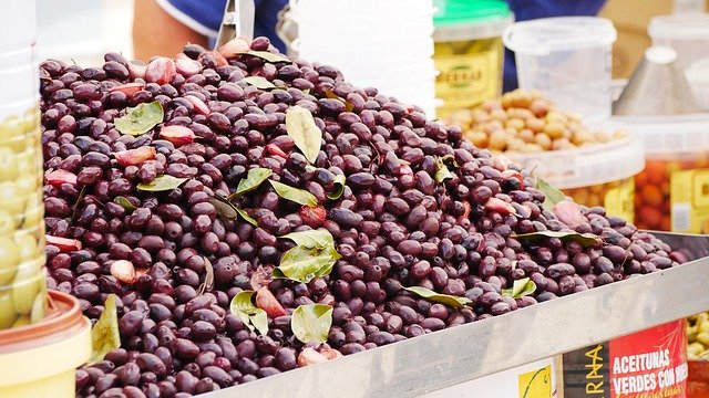 Download grátis Olives Market Food - foto ou imagem gratuita para ser editada com o editor de imagens online do GIMP