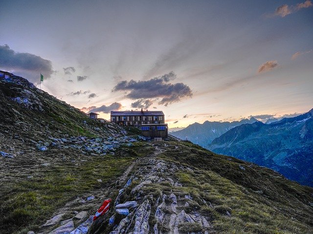 ดาวน์โหลดฟรี Olperer Hut The Schlegeis - ภาพถ่ายหรือรูปภาพฟรีที่จะแก้ไขด้วยโปรแกรมแก้ไขรูปภาพออนไลน์ GIMP