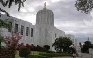 Free download Oregon Capitol Bldg free photo or picture to be edited with GIMP online image editor