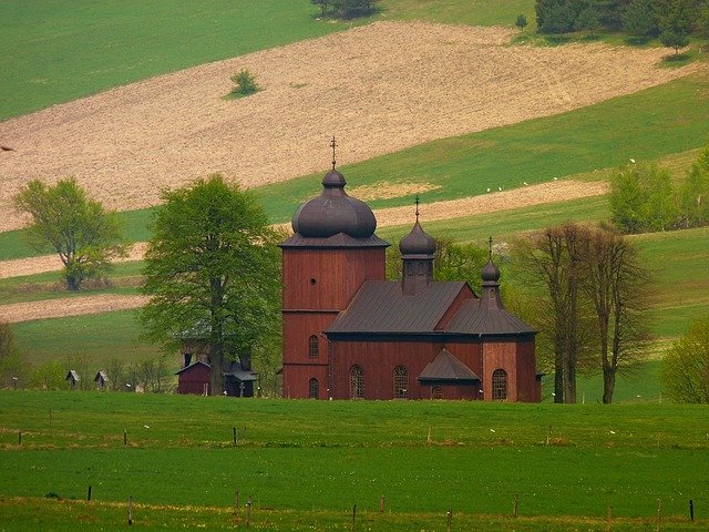 Téléchargement gratuit d'une image gratuite à l'extérieur de l'arbre et de la pelouse de la ferme, à modifier avec l'éditeur d'images en ligne gratuit GIMP