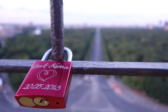 Free download Padlock Romantic Rust -  free photo or picture to be edited with GIMP online image editor
