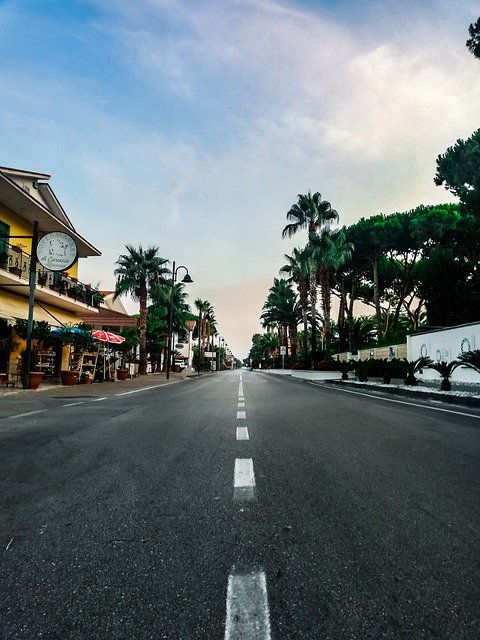 無料ダウンロードPaestumRoadStraight-GIMPオンライン画像エディタで編集できる無料の写真または画像