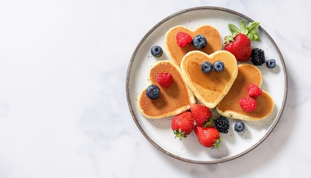 Free download pancakes heart shaped berries free picture to be edited with GIMP free online image editor