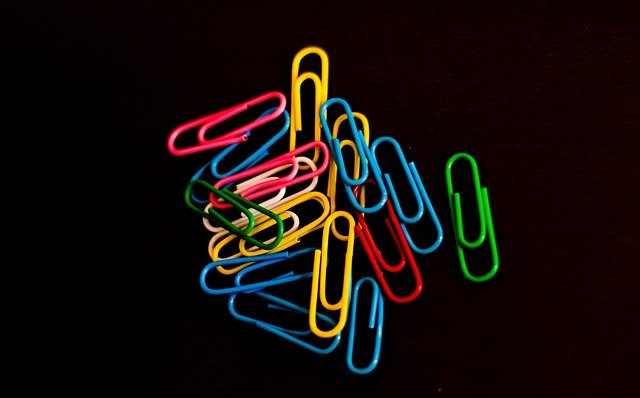 Descărcare gratuită Paper Clip Color Color - fotografie sau imagine gratuită pentru a fi editată cu editorul de imagini online GIMP