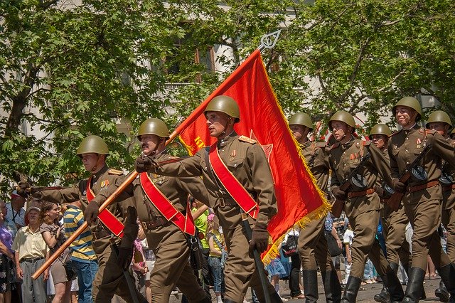 Parade 9Maâ Victory Day 무료 다운로드 - 무료 무료 사진 또는 GIMP 온라인 이미지 편집기로 편집할 수 있는 사진