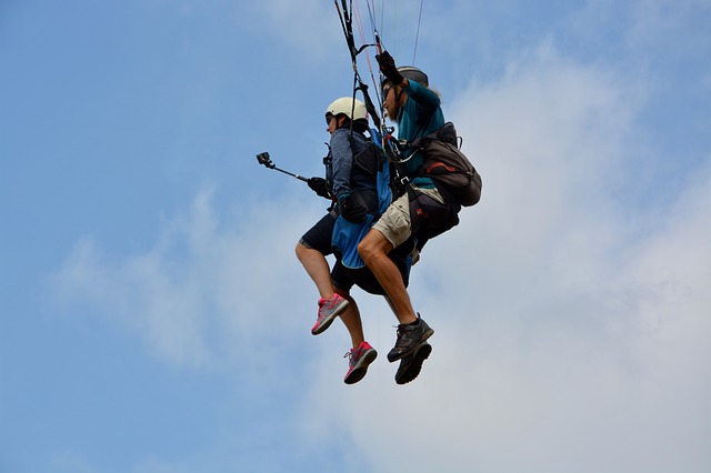 Muat turun percuma paragliding lift off memanfaatkan gambar percuma untuk diedit dengan editor imej dalam talian percuma GIMP