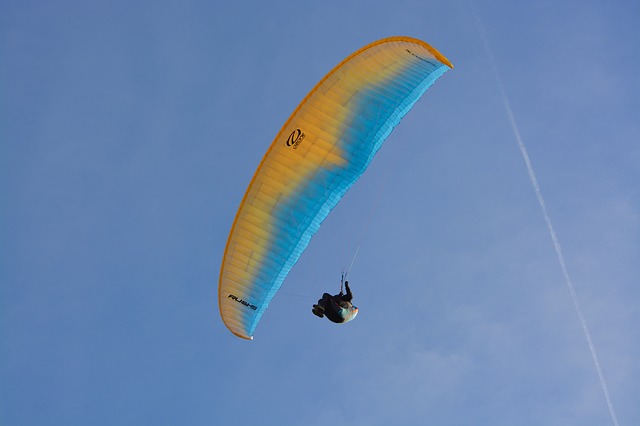 Free download paragliding paraglider fly free picture to be edited with GIMP free online image editor