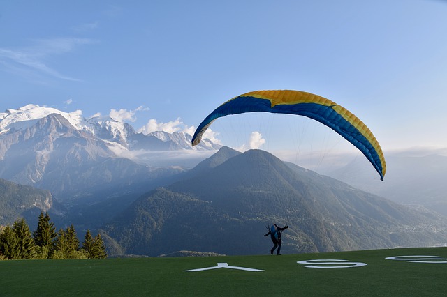 Template Photo Paragliding Paraglider Mountains -  for OffiDocs