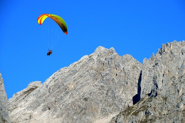 Bezpłatne pobieranie Paragliding Tandem Flight - bezpłatne zdjęcie lub obraz do edycji za pomocą internetowego edytora obrazów GIMP