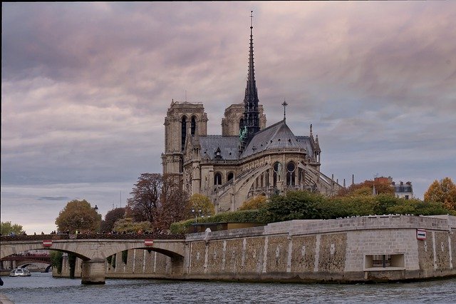 قم بتنزيل كاتدرائية Paris Notre-Dame Cathedral - صورة مجانية أو صورة ليتم تحريرها باستخدام محرر الصور عبر الإنترنت GIMP