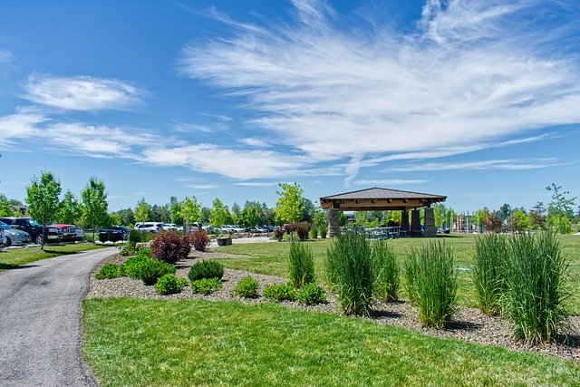 ດາວ​ໂຫຼດ​ຟຣີ Park Sky Clouds - ຮູບ​ພາບ​ຟຣີ​ຫຼື​ຮູບ​ພາບ​ທີ່​ຈະ​ໄດ້​ຮັບ​ການ​ແກ້​ໄຂ​ກັບ GIMP ອອນ​ໄລ​ນ​໌​ບັນ​ນາ​ທິ​ການ​ຮູບ​ພາບ​