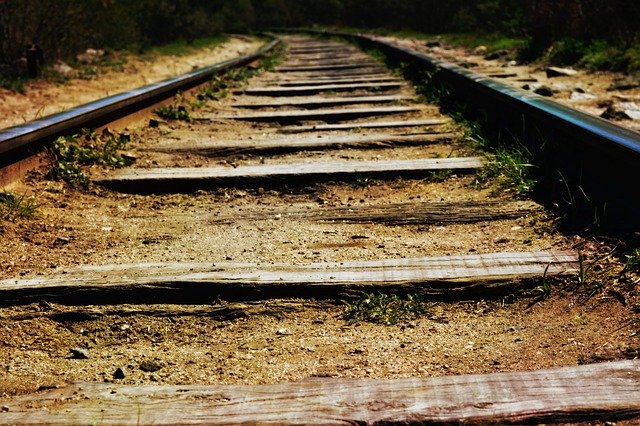 Descarga gratuita Path Train Railway - foto o imagen gratuita para editar con el editor de imágenes en línea GIMP