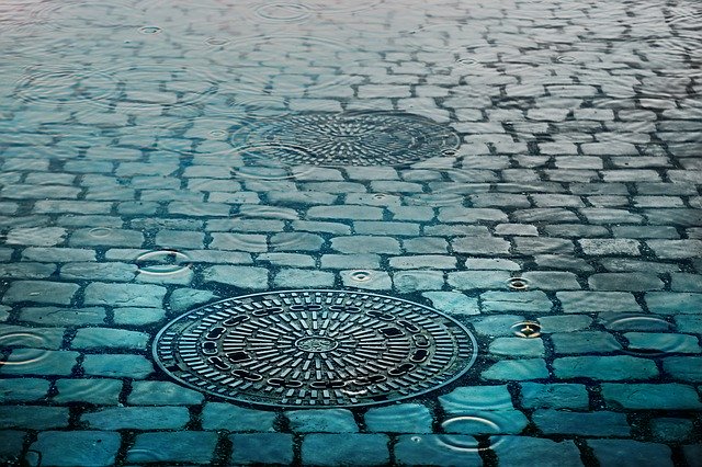 Descarga gratuita Pavement Water Rain - foto o imagen gratuita para editar con el editor de imágenes en línea GIMP