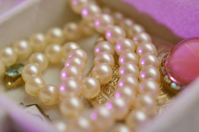 Free download Pearls Jewelry Necklace -  free photo or picture to be edited with GIMP online image editor