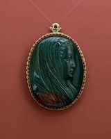 Free download Pendant with head of the Virgin free photo or picture to be edited with GIMP online image editor