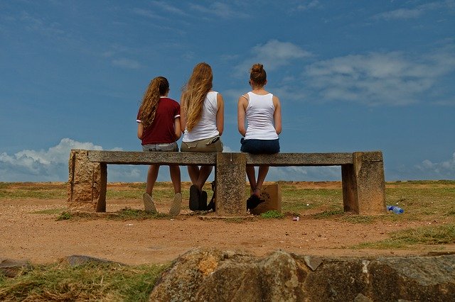 Безкоштовно завантажити People Bench Sitting - безкоштовне фото або зображення для редагування за допомогою онлайн-редактора зображень GIMP