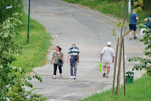 Free download people going alley park free picture to be edited with GIMP free online image editor