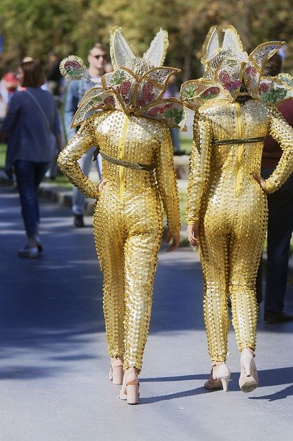 تنزيل People Women Costumes مجانًا - صورة مجانية أو صورة يتم تحريرها باستخدام محرر الصور عبر الإنترنت GIMP