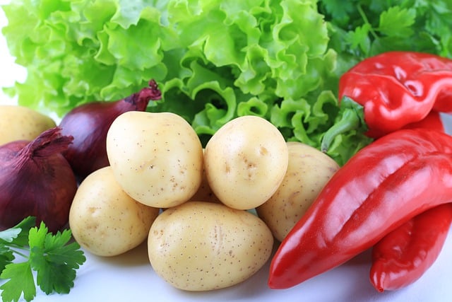 Unduh gratis gambar gratis makanan lada sayuran merah terisolasi untuk diedit dengan editor gambar online gratis GIMP