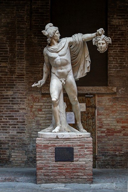Descarga gratuita Perseus Statue Modena: foto o imagen gratuita para editar con el editor de imágenes en línea GIMP