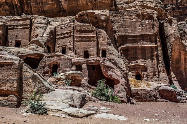 Descărcare gratuită Petra Jordan Caves - fotografie sau imagini gratuite pentru a fi editate cu editorul de imagini online GIMP