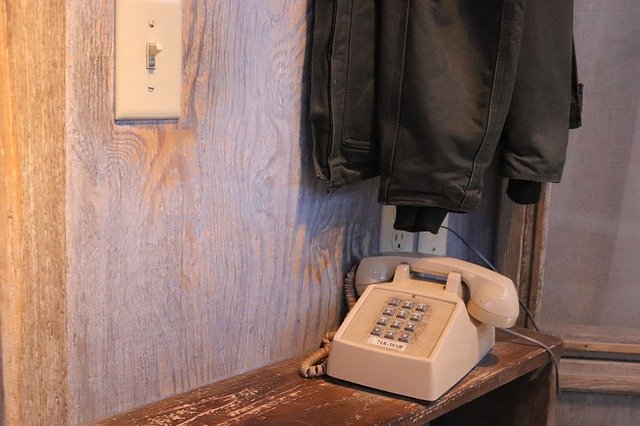 Безкоштовно завантажте Phone Light Switch Retro Input – безкоштовну фотографію чи зображення для редагування за допомогою онлайн-редактора зображень GIMP